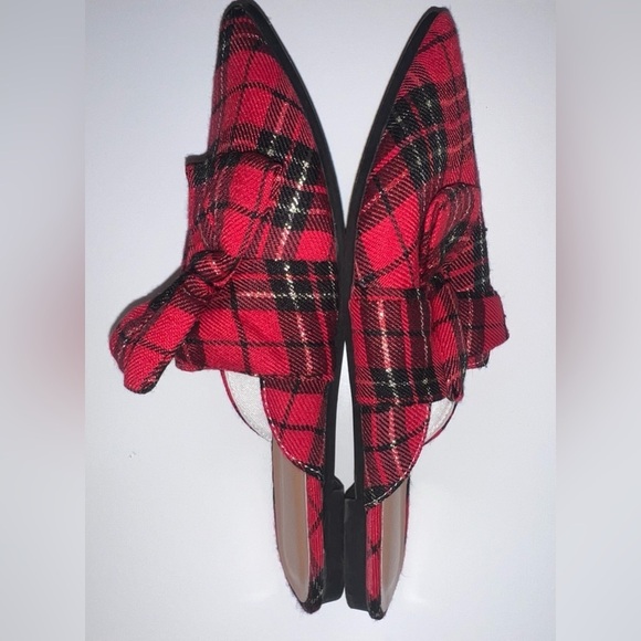 Red and black plaid shoes - Picture 4 of 5